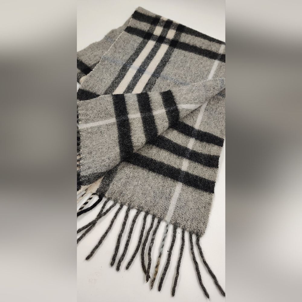 Classic Gray Plaid Men's Wool Knit Fringe Scarf - Picture 10 of 11
